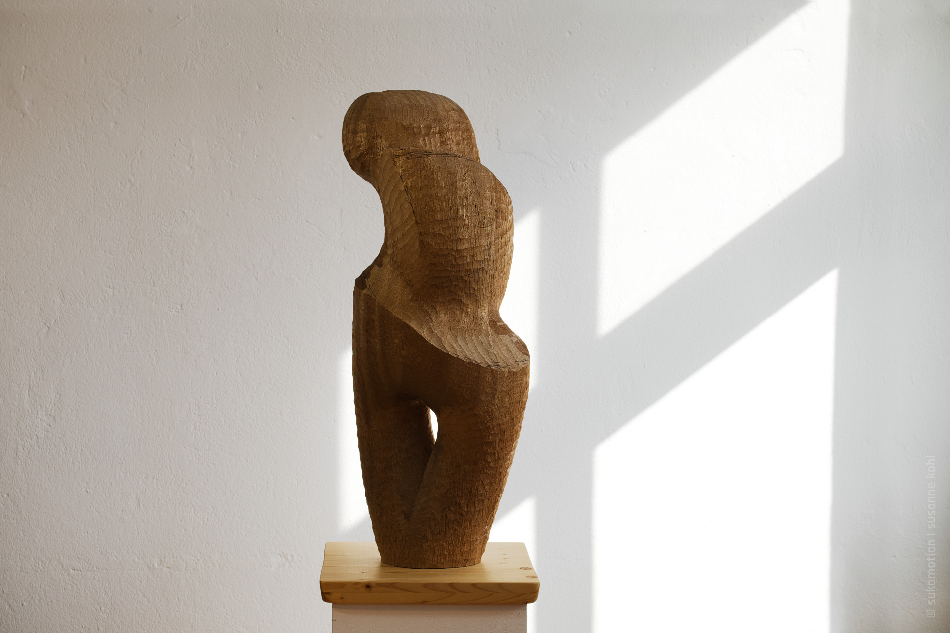 der Schwung - holzskulptur - sukomotion | susanne kohl - Berlin