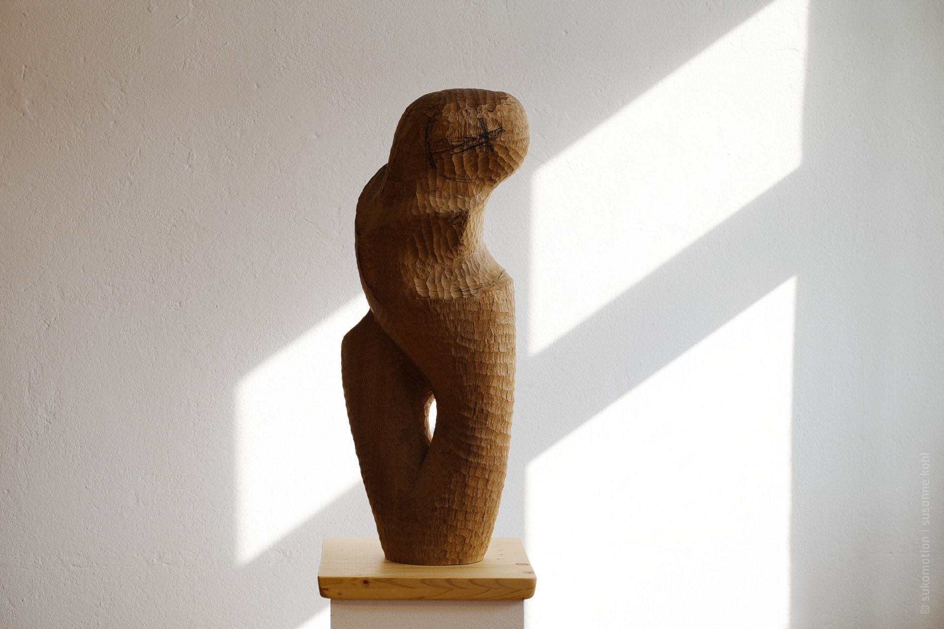 the twist – sculpture made of wood – by sukomotion | susanne kohl - berlin